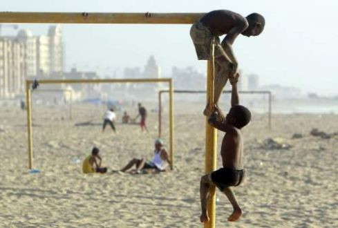 Savaşa rağmen hayat devam ediyor! - Resim: 1