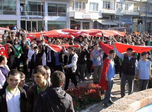 Uzman çavuşu çocukları uğurladı - Resim: 1