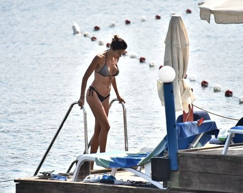 Asuman Krause güzelliğiyle dudak ısırttı - Resim: 1