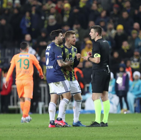 Fenerbahçe - Alanyaspor maçındaki penaltı için fatura iki isme kesildi - Resim: 2