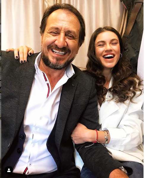 Arka Sokaklar'daki Zeliş dekolteli poz verdi instagram yıkıldı! - Resim: 4