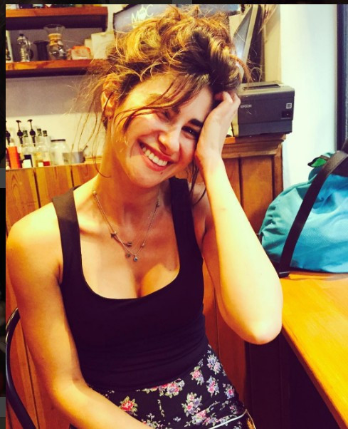 Nesrin Cavadzade'nin elbisesi İnstagram'da olay oldu - Resim: 3