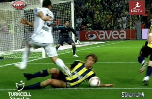 Lugano topu elle mi kesti? - Resim: 1