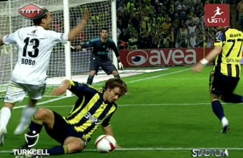 Lugano topu elle mi kesti? - Resim: 4