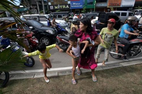 8.7'lik deprem sonrası ilk görüntüler - Resim: 3