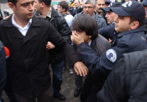 YÖK protestosuna gözaltı - Resim: 1