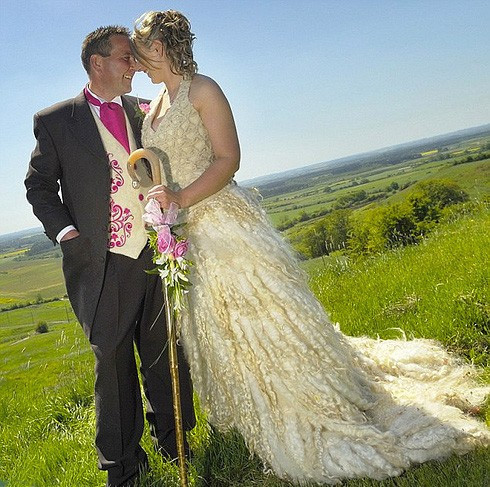 Dünyanın en kötü gelinlikleri akıl alır gibi değil! - Resim: 3