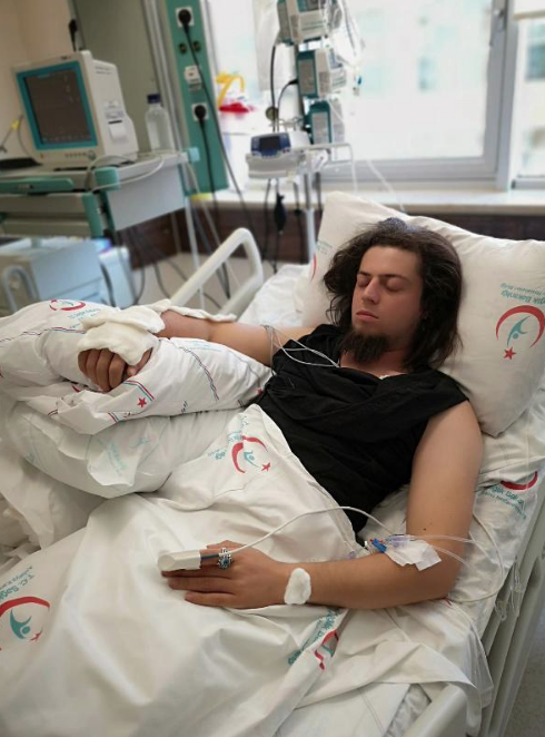 Aref'e ne oldu? Kobra panzehiri gelmedi Aref Ghafouri gitti - Resim: 2