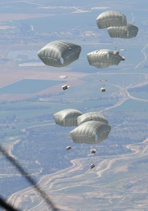 Ürdün, Gazze'ye havadan yardım paketleri bıraktı - Resim: 1