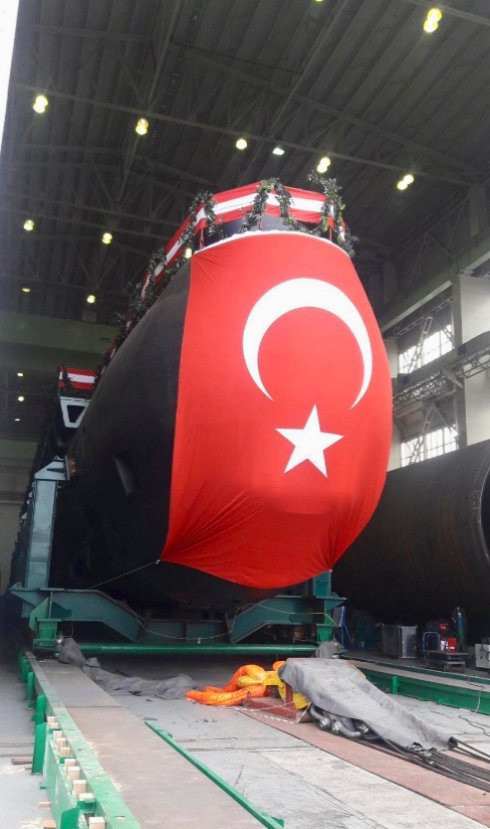 İlk yerli denizaltı Piri Reis suya indirildi işte yeni gururumuzun özellikleri - Resim: 0