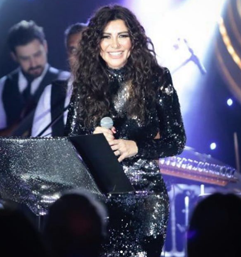 Hamdi Alkan'ın eşi Selen Görgüzel derin dekoltesiyle yürek hoplattı - Resim: 3