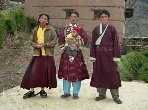 Bir kadının en az 2 en fazla 7 kocası var! Bir acayip kabile - Resim: 1