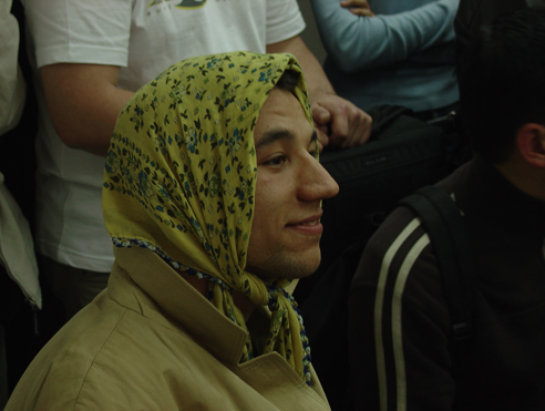 'Duran adam'dan önce 'türbanlı adam'mış - Resim: 3