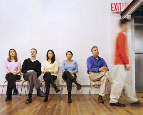 Karşınızdaki kadın bunu yapıyorsa aman dikkat! - Resim: 2