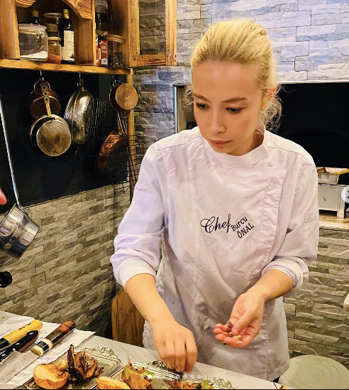 Masterchef Burcu Ünal sil baştan tarzını değişti! Tepeden tırnağa başka biri oldu - Resim: 1