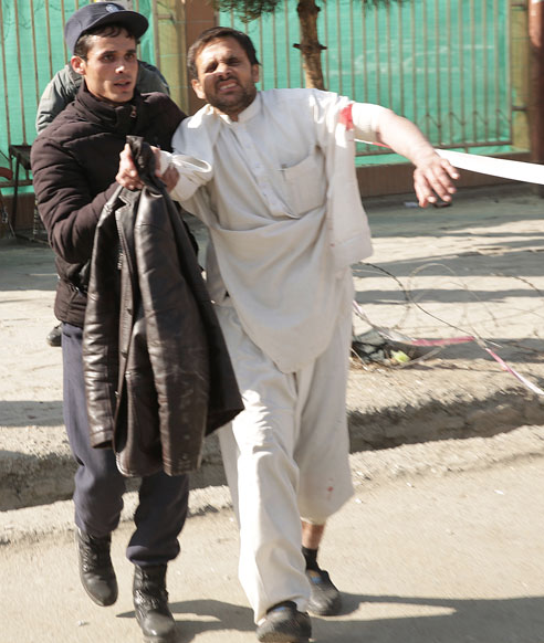 Ambulansı patlattılar! Ölü ve yaralıların sayısı 200'ü geçti - Resim: 4