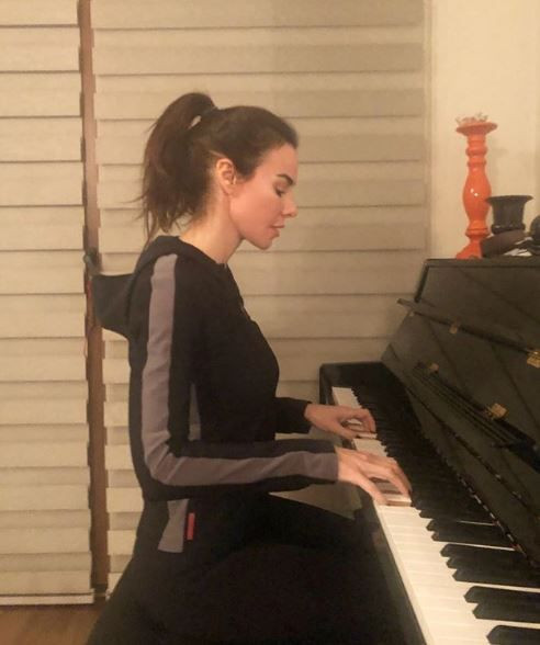 Defne Samyeli kedisine Tarkan adını verdi! 'Karantinanın en mutlusu Tarkan' - Resim: 4