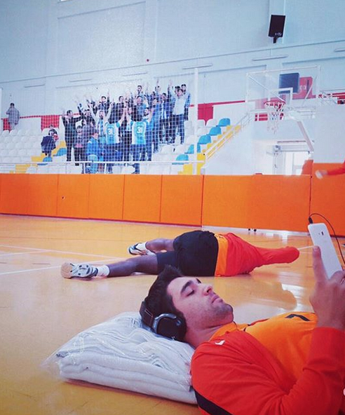 Survivor Melih Özkaya'nın babası bakın kim çıktı Acun Ilıcalı şaştı kaldı - Resim: 4