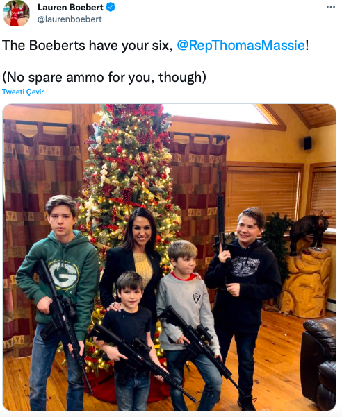 ABD'de cephaneli Noel pozu akımı! Bir fotoğraf da Cumhuriyetçi vekilden - Resim: 0