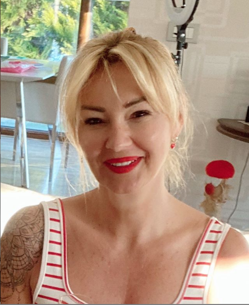 Pınar Altuğ 'Kocanı jigolo olarak mı kullanıyorsun' diyen takipçisine bakın ne yaptı - Resim: 2