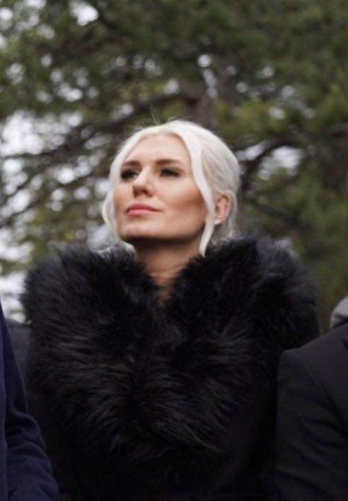 Ekrem İmamoğlu'nun yanında görülünce Game Of Thrones'un 'Targeryanları'na benzetildi! Melek Mızrak Subaşı kimdir - Resim: 4