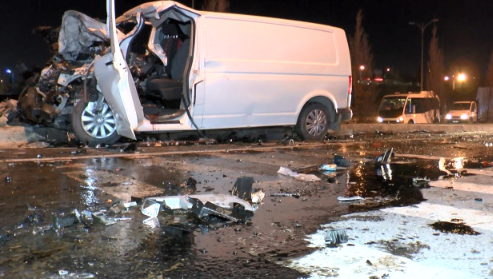 Bağcılar'da dehşet verici kaza! 16 yaşındaki ehliyetsiz sürücü, kadının hayatına neden oldu - Resim: 0