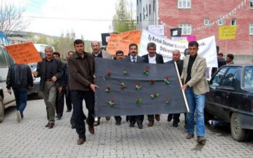 Ağrı'yı savaş alanına çevirdiler - Resim: 1