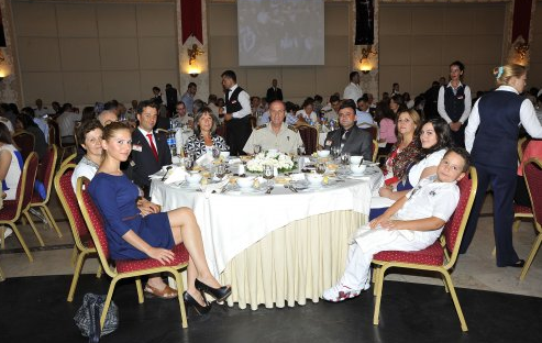 Necdet Özel'den Gaziler'e iftar - Resim: 3