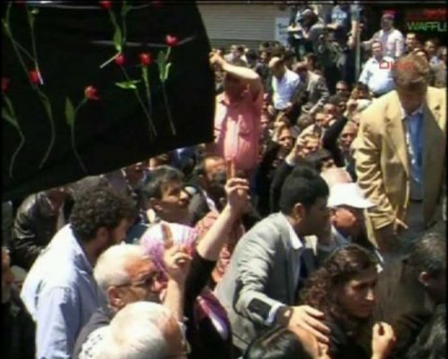 İstiklal Caddesi karıştı - Resim: 3