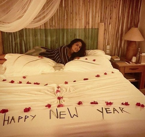 52'lik Salma Hayek genç mankenlere taş çıkardı - Resim: 3