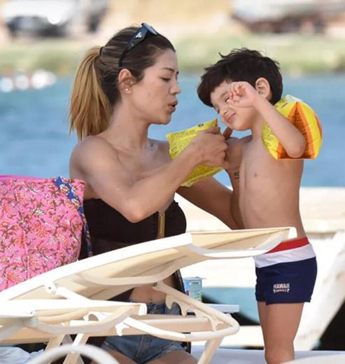 Zor günlerden sonra anne-oğul tatili: Feyza Aktan'ın oğlu Kuzey'i öpmelere doyamadı! - Resim: 2