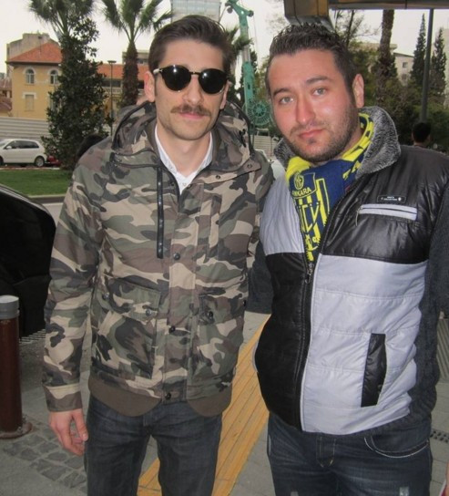 Her ünlünün yanında o var kim bu adam? - Resim: 3