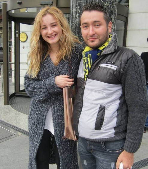 Her ünlünün yanında o var kim bu adam? - Resim: 2