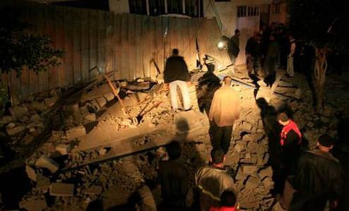 İsrail'in uçakları Gazze'ye füze saldırısı düzenledi - Resim: 3