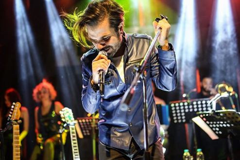 Kenan Doğulu şoke etti 'Yılbaşını evde geçiren erkekler etek giysin' - Resim: 4