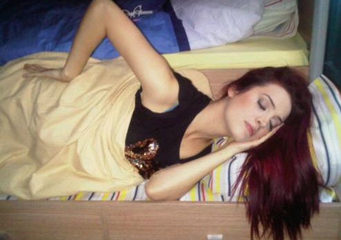 Ünlüler yatakta böyle poz verdi - Resim: 2