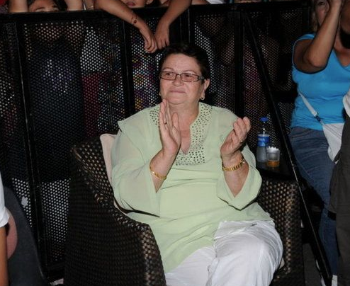 Annesi intihar eden Hadise'den ani karar! Belçika'ya gidiyor - Resim: 3