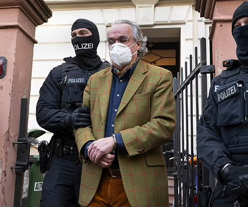 Ünlü şef darbeci çıktı! Real Madrid'in yıldız futbolcusunun kayınpederi - Resim: 1