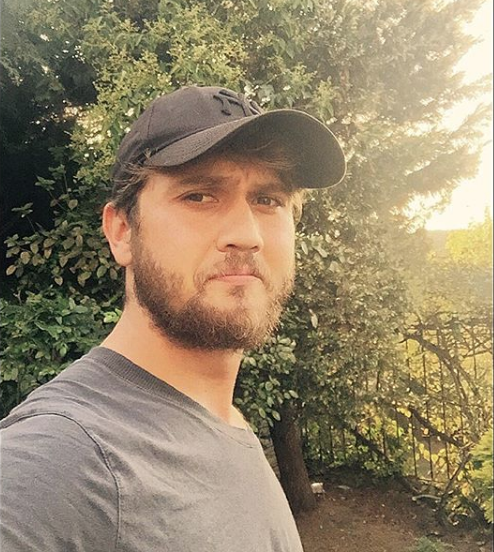 Aras Bulut İynemli Çukur'un sezon arasında askere gitti! Birlikte sevgi seline uğradı - Resim: 1