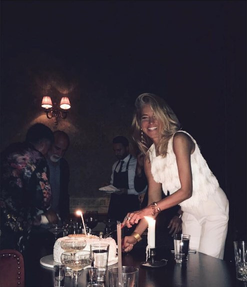 Burcu Esmersoy 40 yaşına girdi - Resim: 1