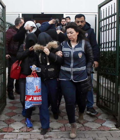Fuhuş çetesine operasyon! Aralarında kamu görevlileri de var - Resim: 1