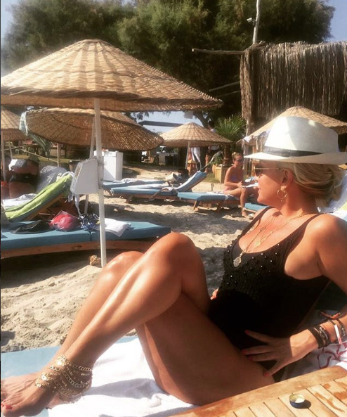 Saba Tümer'in tatili bitmedi! Bu fotoğraflar olay oldu - Resim: 2