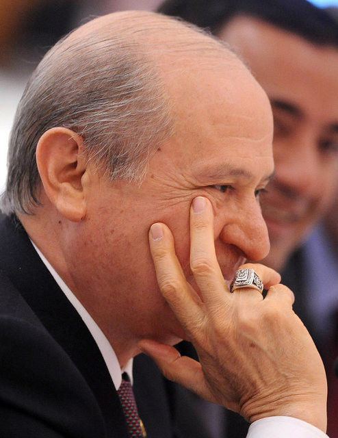 Turistlerin ilgi odağı Devlet Bahçeli yüzükleri - Resim: 2