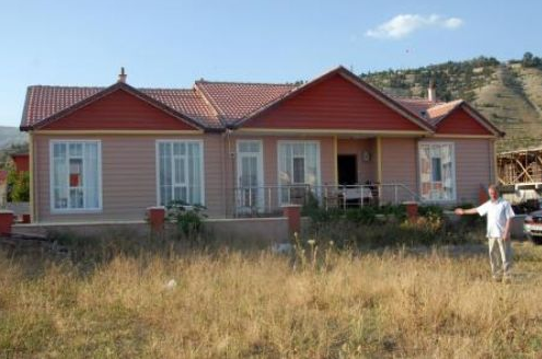 Evinin bir odasını havuz yaptı! - Resim: 4