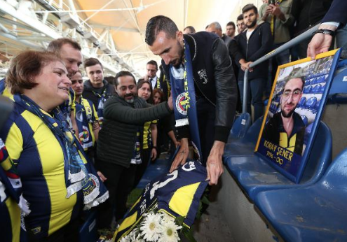 Koray Şener'in cenazesi Ali Koç'un eşliğiyle Kocaeli'ye getirildi... - Resim: 1