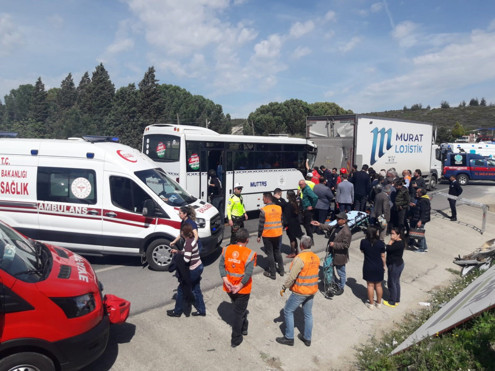 Muğla'da midibüs, kamyona çarptı! Durumu ağır olanlar var - Resim: 2