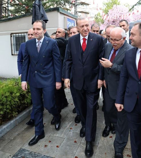 Cumhurbaşkanı Erdoğan, Yeniden Refah Partisi Genel Merkezi'nde Fatih Erbakan ile görüştü - Resim: 0