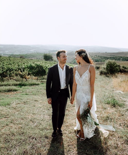 Fahriye Evcen'e de destek çıkan Azra Akın ikinci bebek sinyalini verdi - Resim: 1