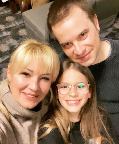 Pınar Altuğ eşi Yağmur Atacan ile sokak hayvanlarını unutmadı! - Resim: 1