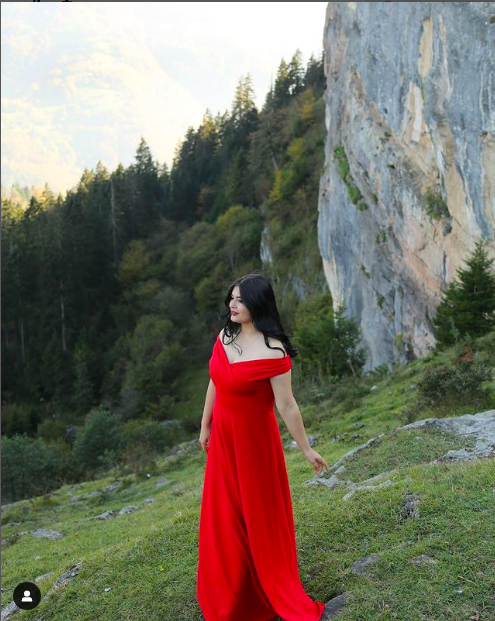 Mini etek, mayo derken şimdi de deri taytıyla gündemde! Hanife'nin tarzı yine dile düştü - Resim: 1